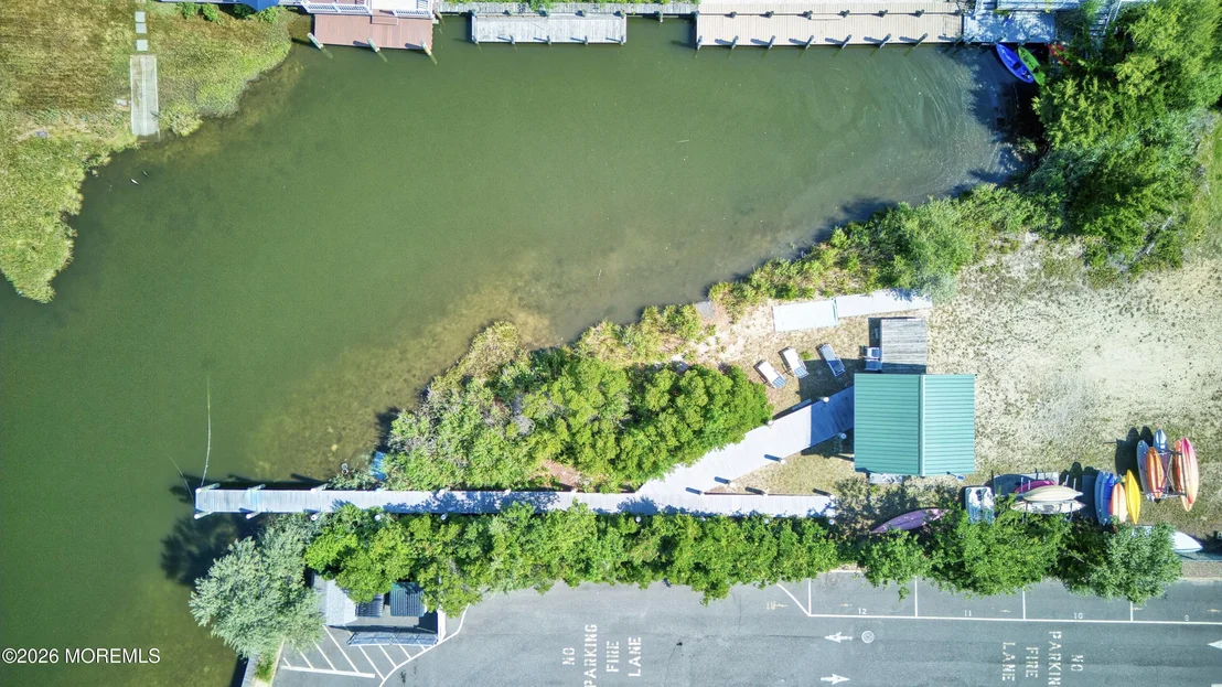 Photo of 46 W Rutherford Lane