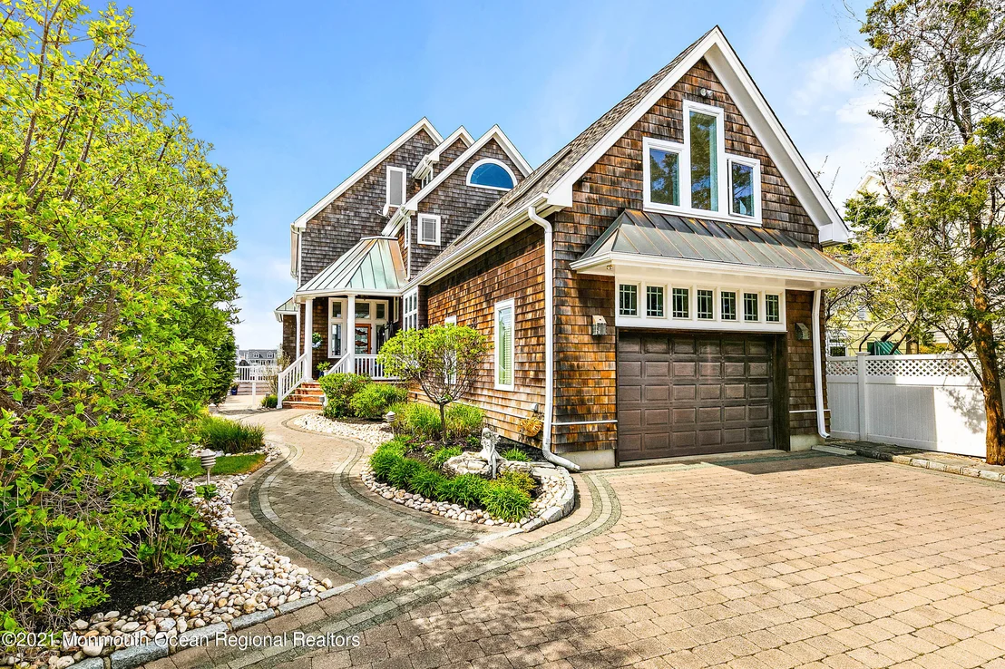 Photo of 770 North Drive