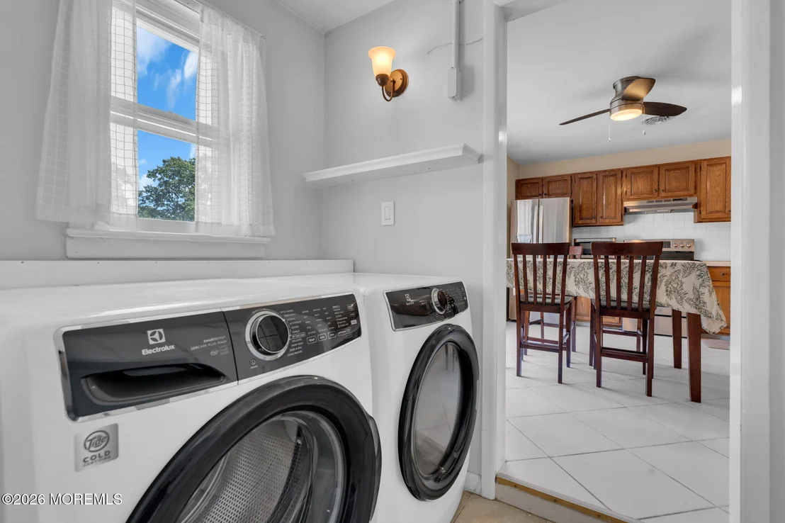 Photo of 323 Shepard Avenue