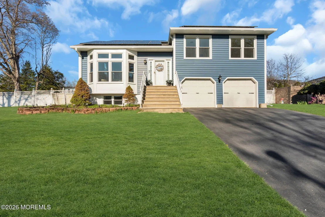 Photo of 522 Woolley Drive