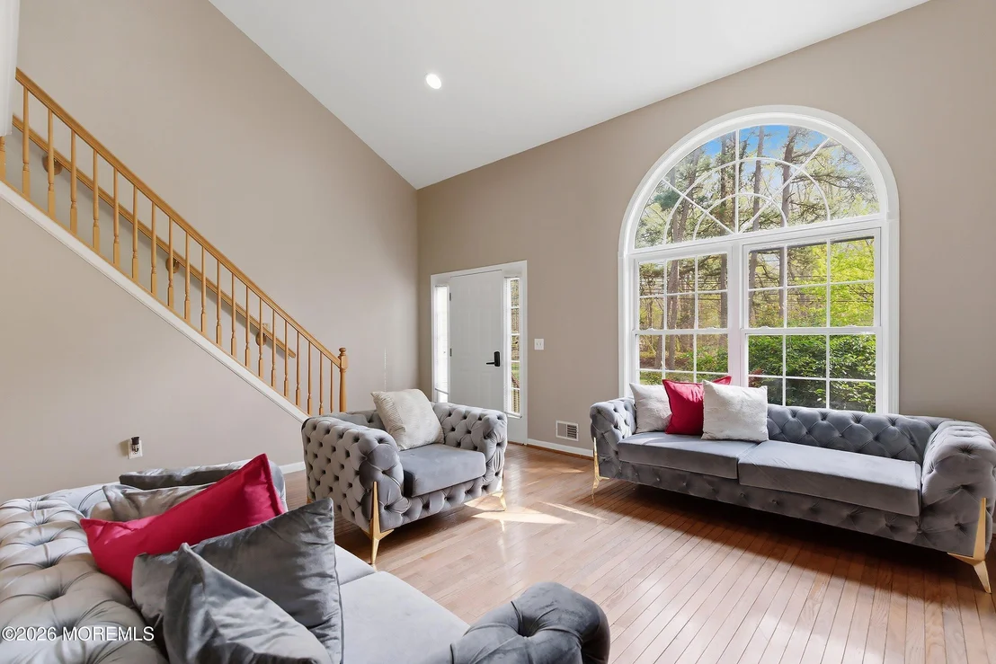Photo of 406 Burke Road