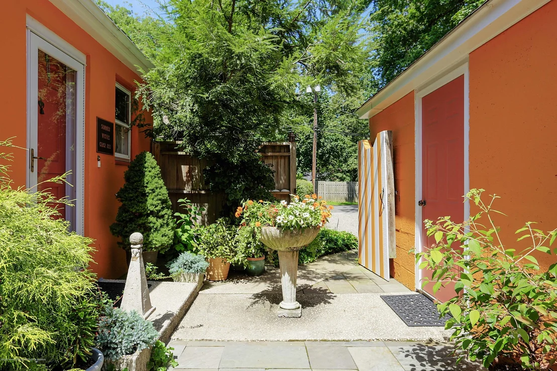 Photo of 10 Summit Avenue