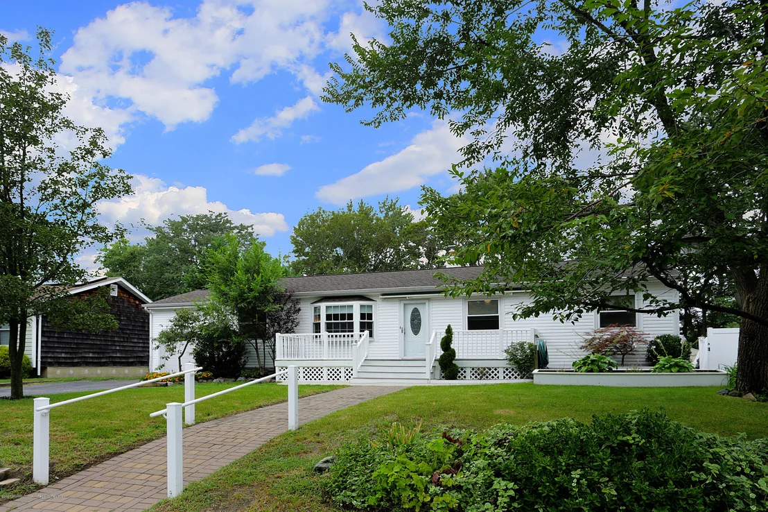 Photo of 188 Arizona Drive