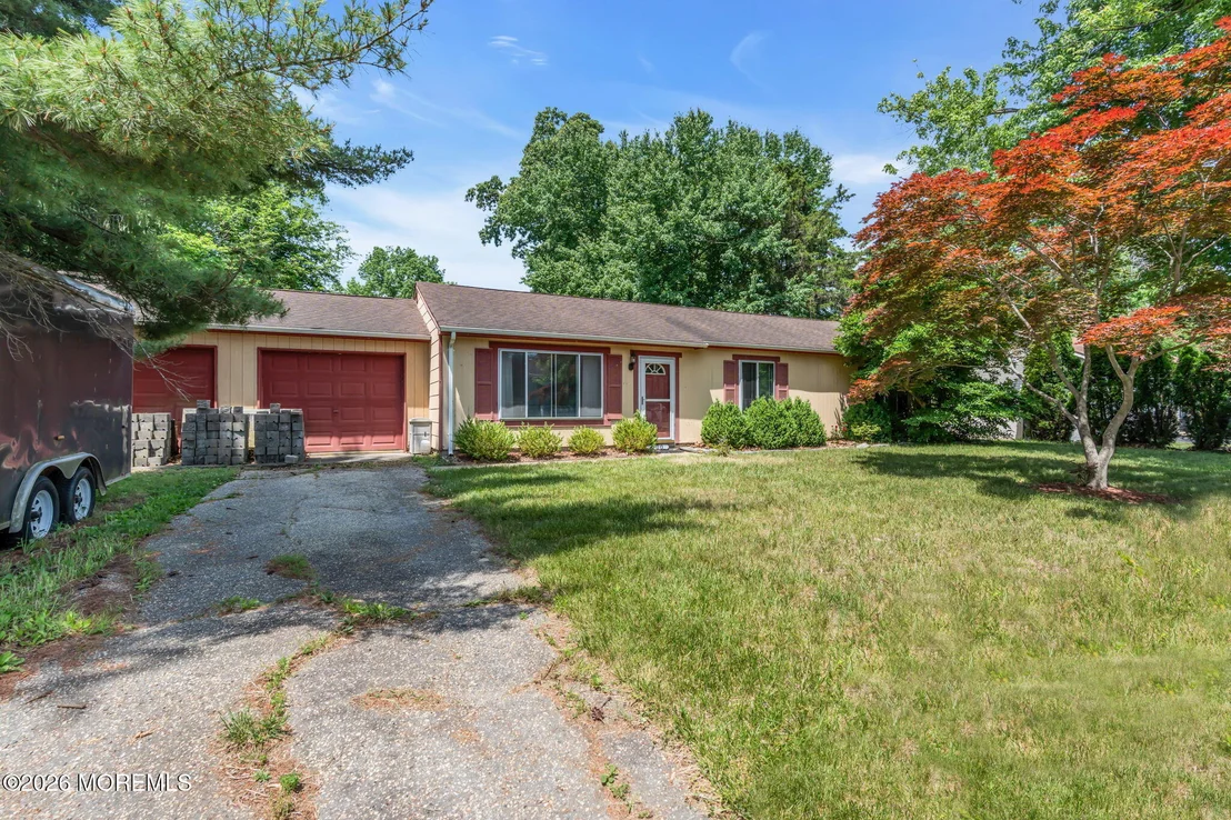 Photo of 100 Susan Drive