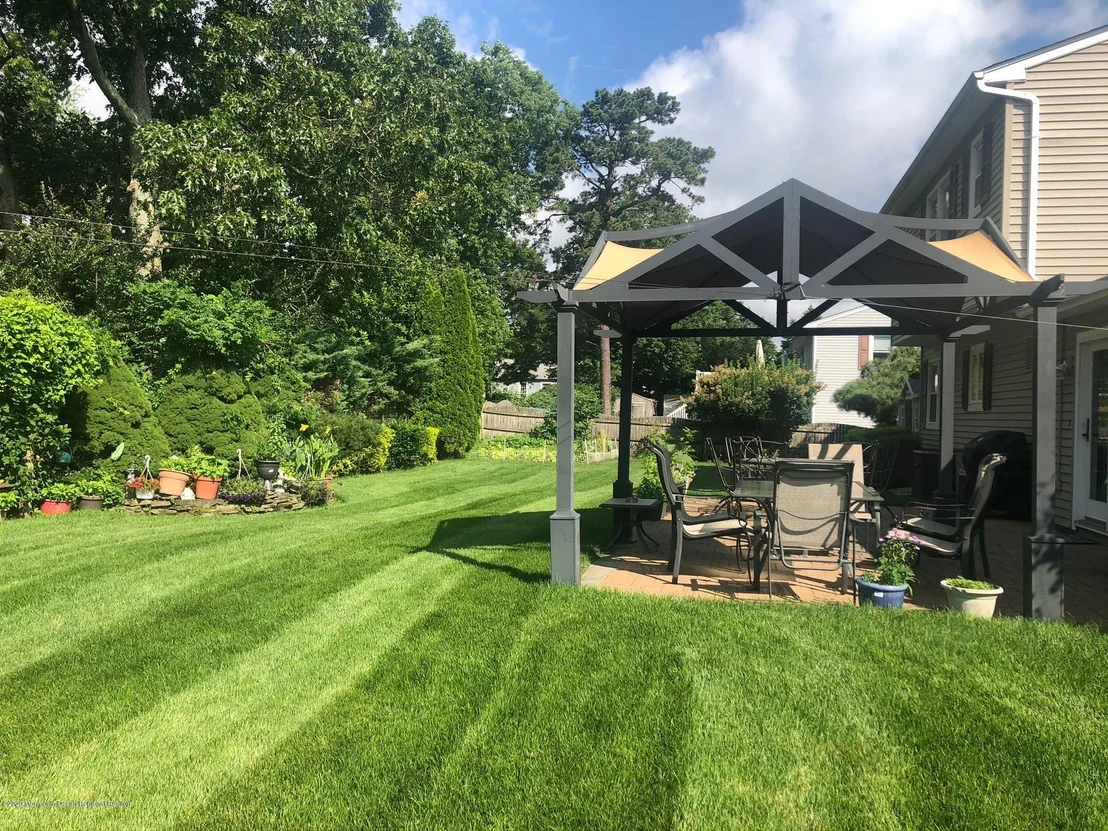 Photo of 220 Colonial Drive