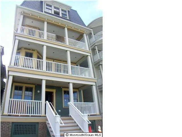 Photo of Unit 2F at 30 Ocean Pathway