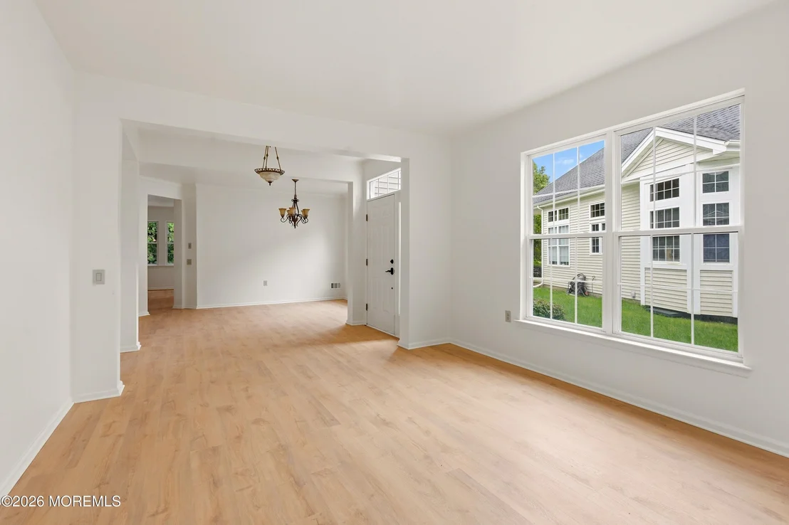 Photo of 33 Valley Stream Place
