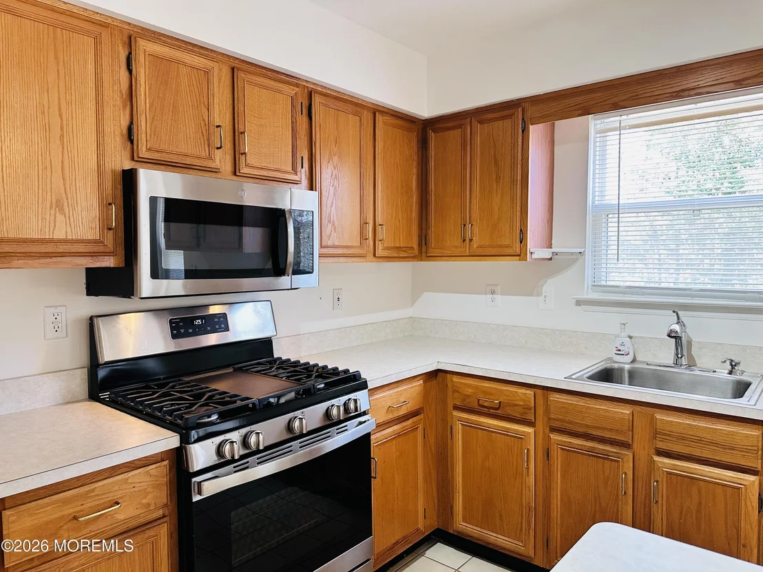 Photo of 974 Ridge Road