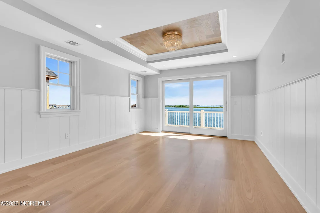 Photo of 153 Pershing Boulevard