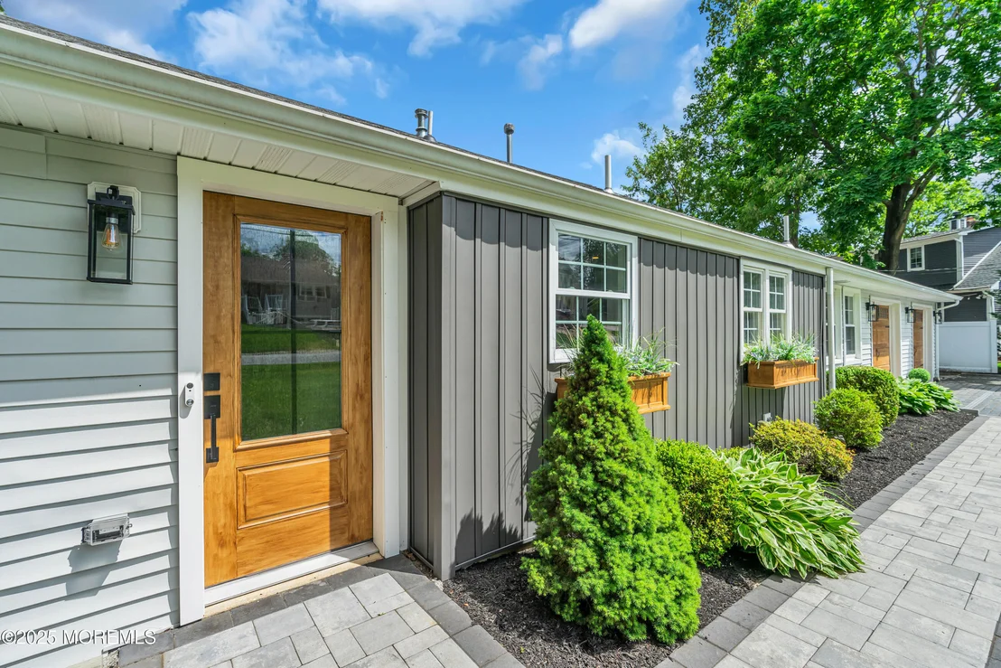 Photo of 2574 Algonkin Trail