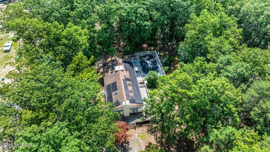 Photo of 571 Whitecomb Avenue