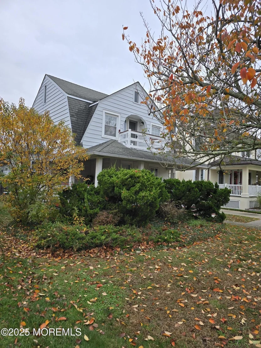 Photo of 214 5th Avenue