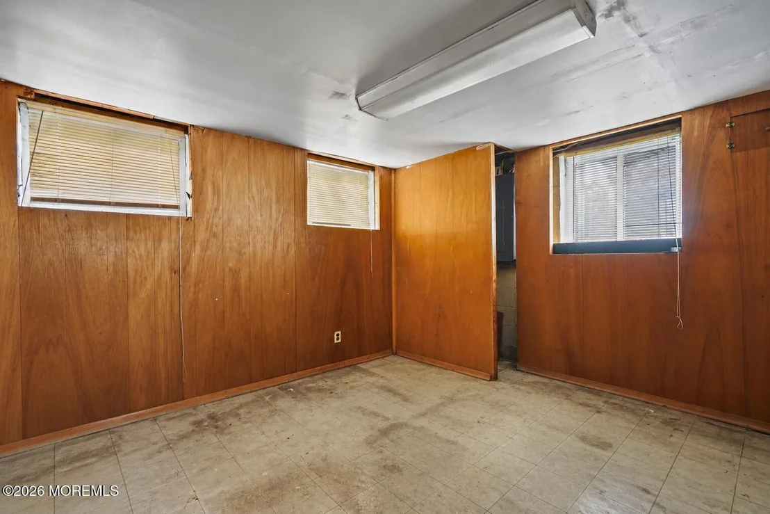 Photo of 335 Middle Road