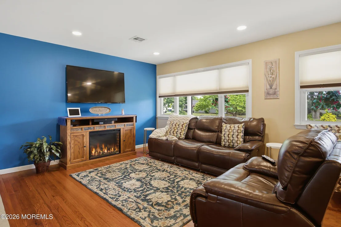 Photo of 1047 Crystal Drive