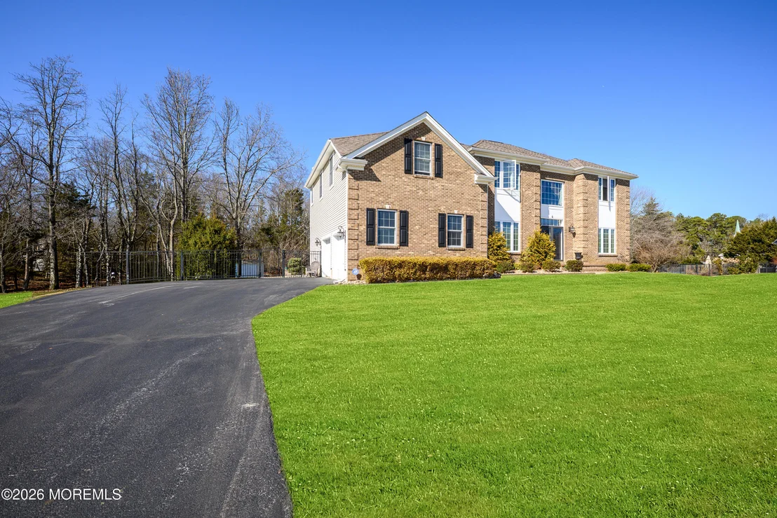 Photo of 4 Whispering Grove Boulevard