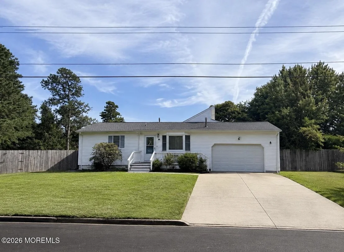 Photo of 565 Azalea Drive
