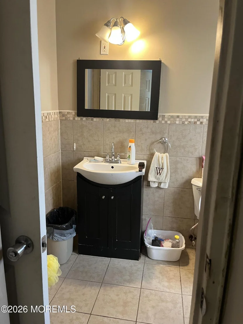 Photo of 715 John Terrace