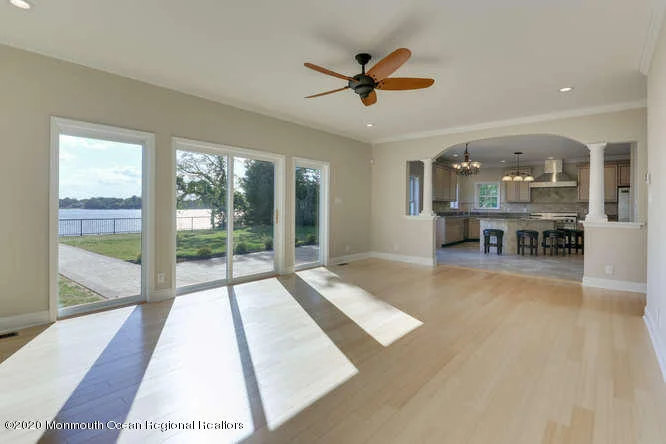 Photo of 2567 River Road