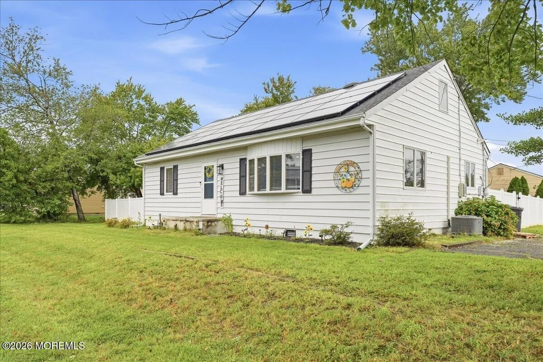 Photo of 552 Lloyd Road