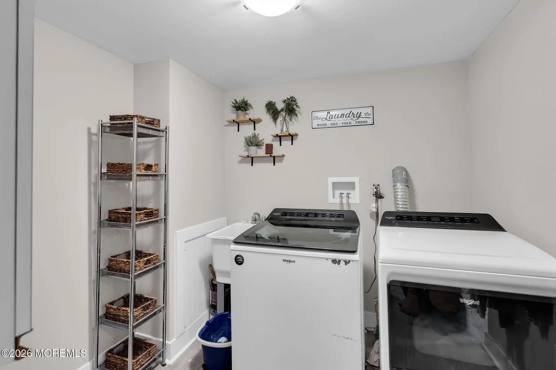Photo of 1600 Parkview Boulevard