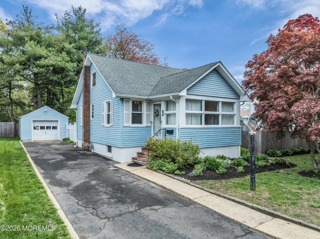 Photo of 1 Tiensch Avenue