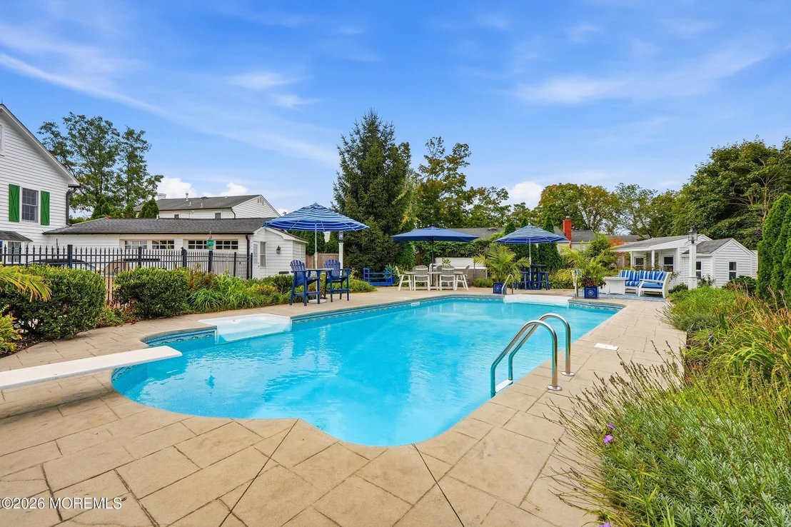 Photo of 48 Hedge Drive