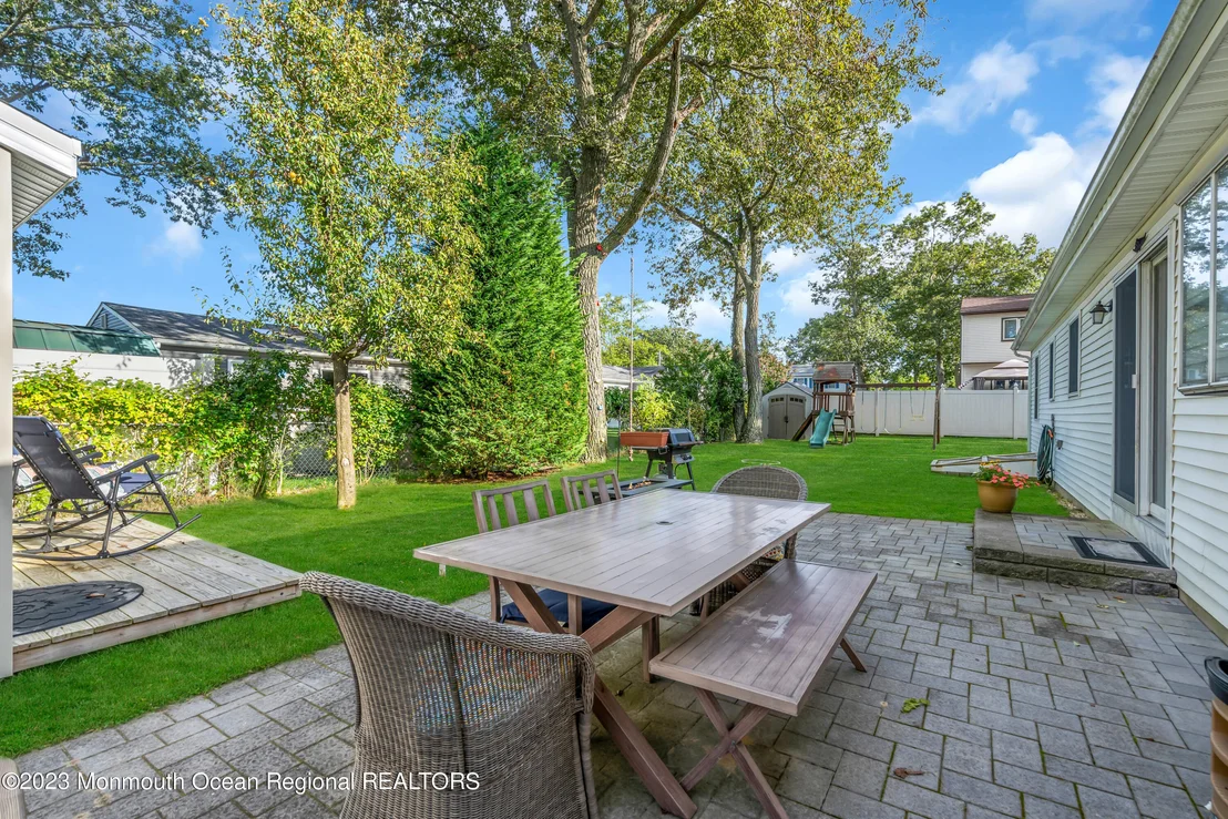 Photo of 1435 Flintoft Avenue