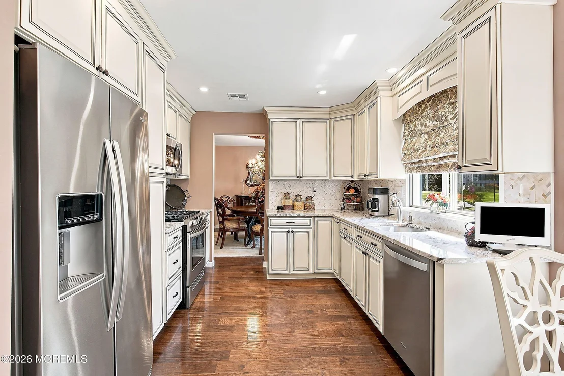 Photo of 669B Buckingham Drive