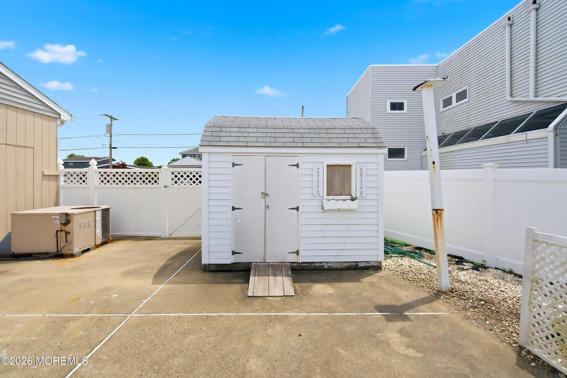 Photo of 1111 Uranus Court