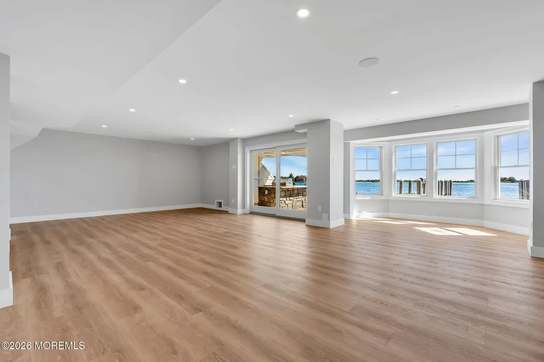 Photo of 153 Pershing Boulevard