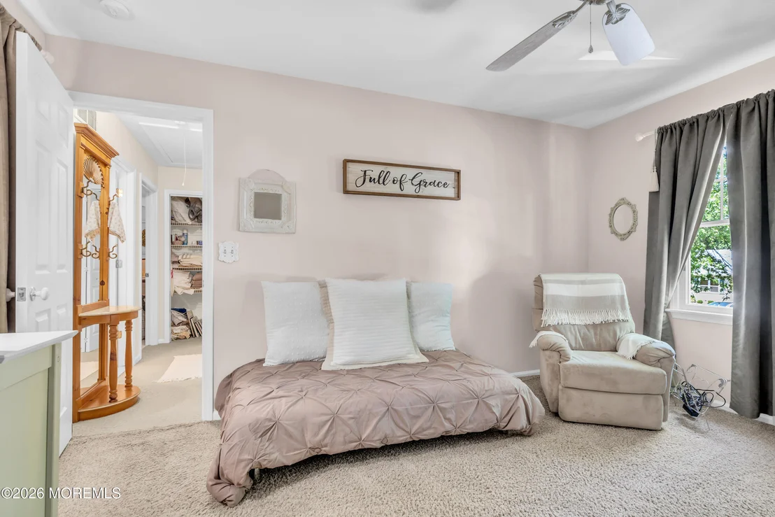 Photo of 901 Roundtree Drive