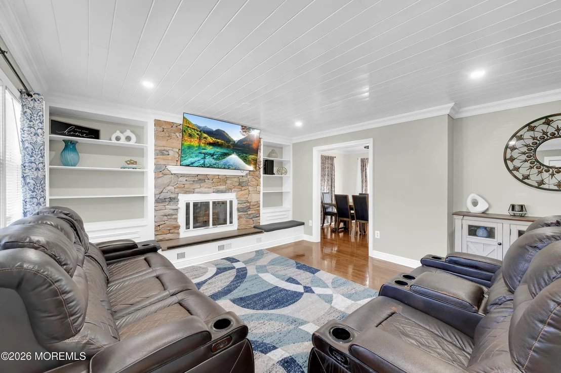 Photo of 609 Adamston Road