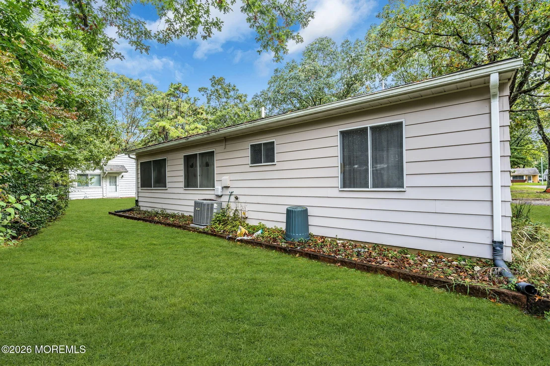 Photo of 14 Iowa Drive