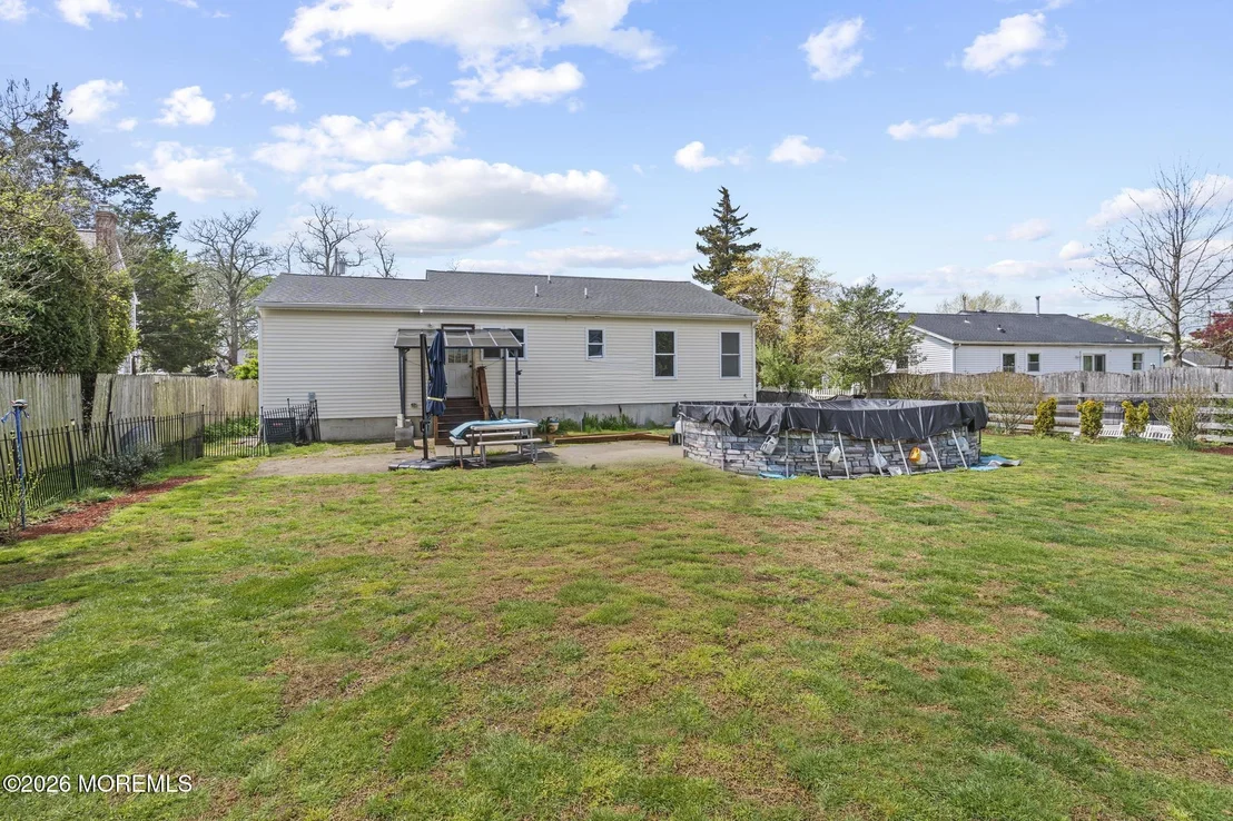 Photo of 389 Bay Avenue