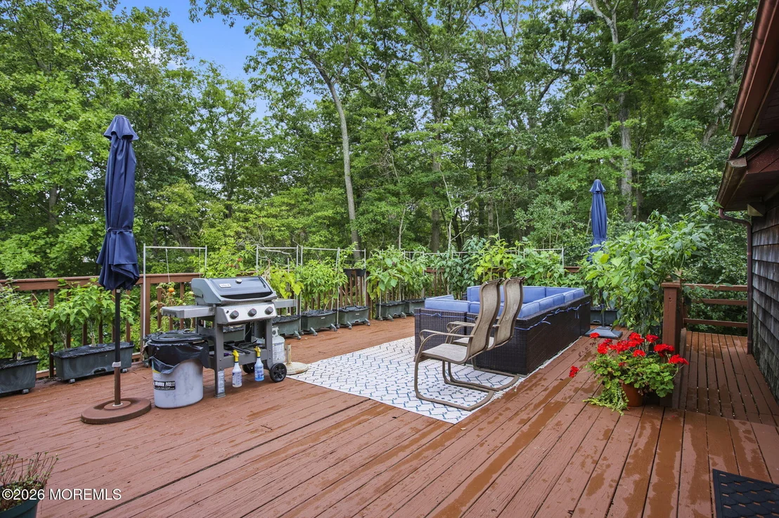 Photo of 30 S Lakeview Drive