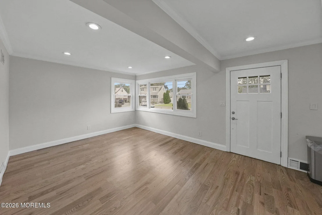 Photo of 105 Roosevelt Drive