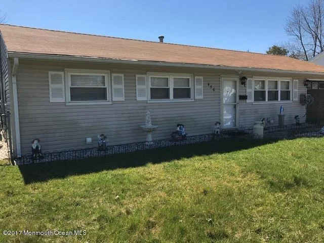 Photo of 450 Applegate Avenue