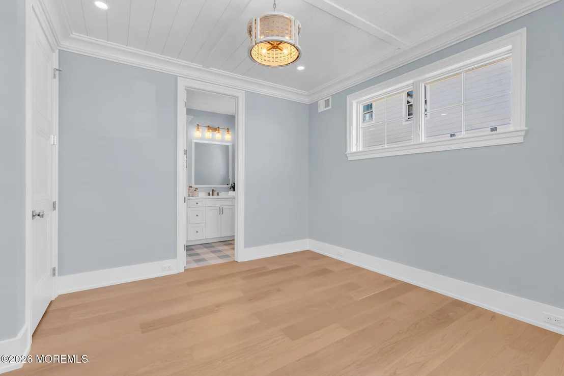 Photo of 153 Pershing Boulevard