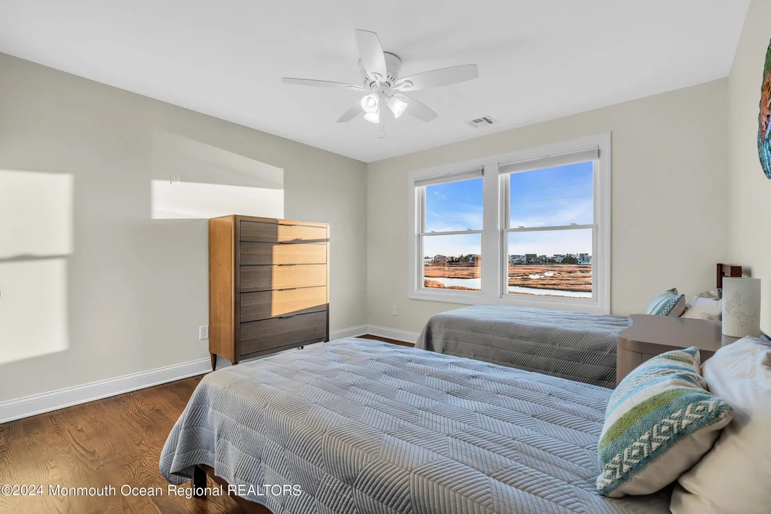 Photo of 106 Saint Lawrence Boulevard