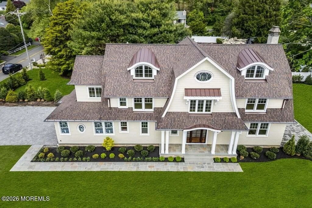 Photo of 907 Riverview Drive