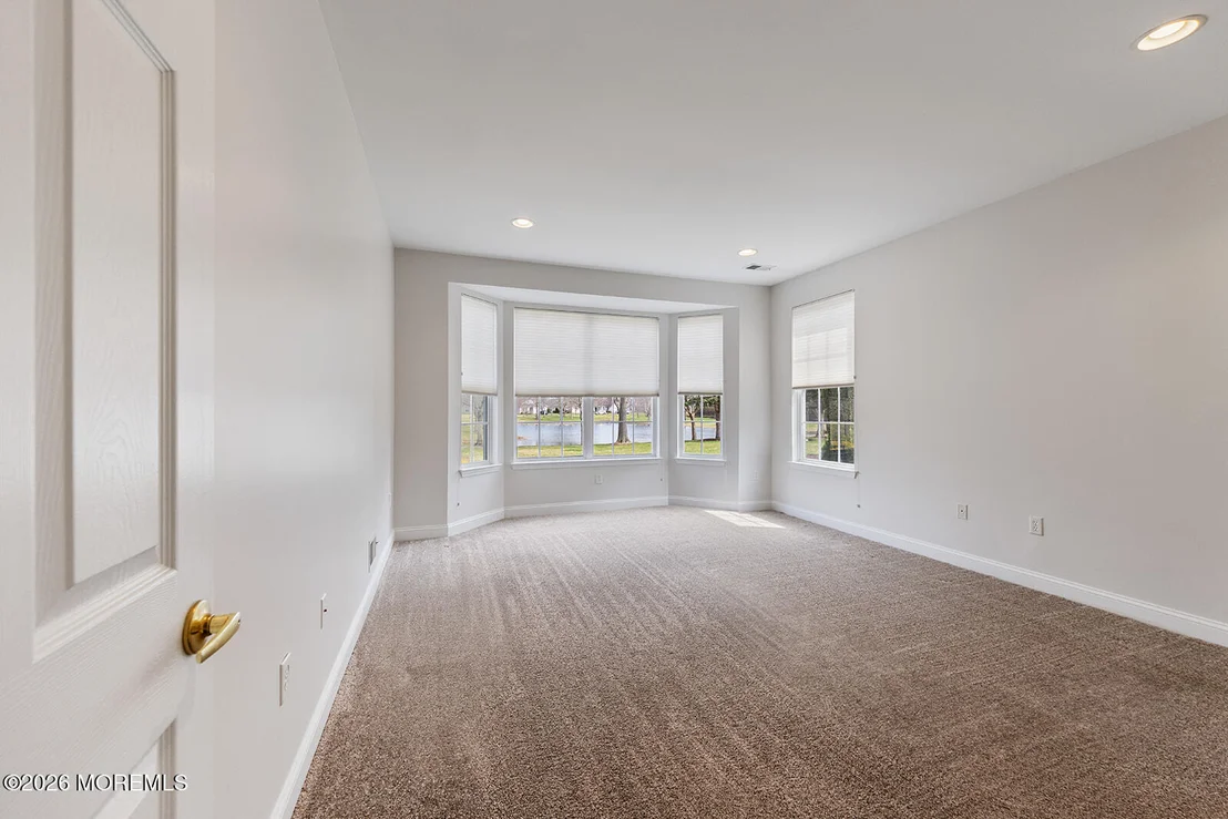 Photo of 1 Colonial Way