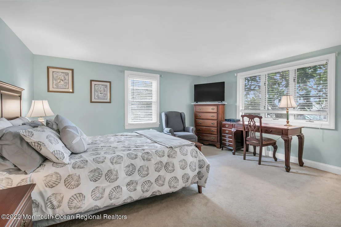 Photo of 306 Perrine Boulevard