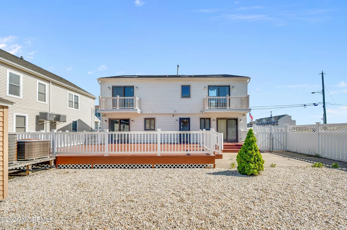 Photo of 3 7th Avenue