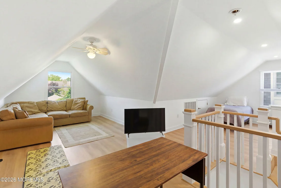 Photo of 384 Pine Avenue