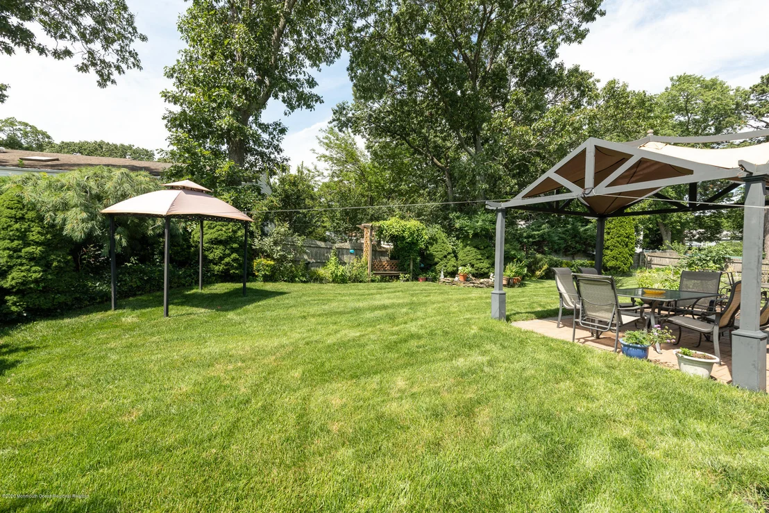 Photo of 220 Colonial Drive