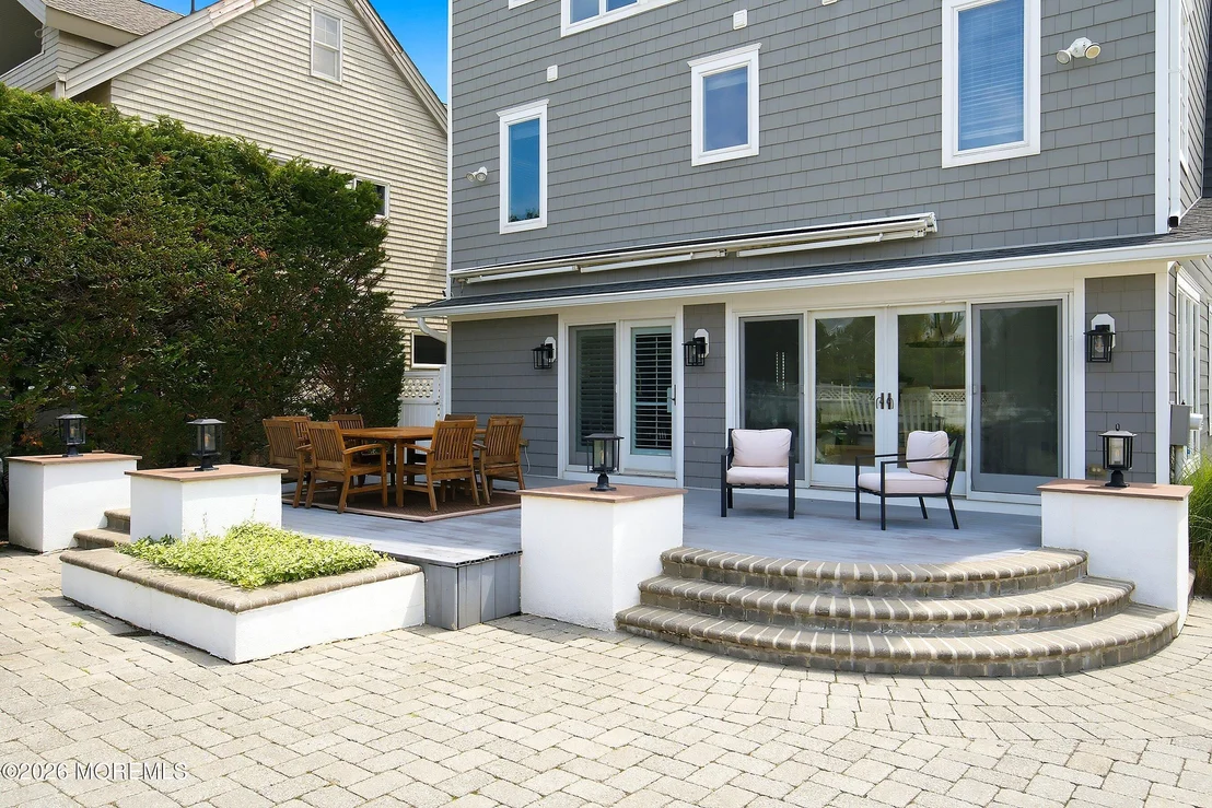 Photo of 2007 Ocean Avenue N