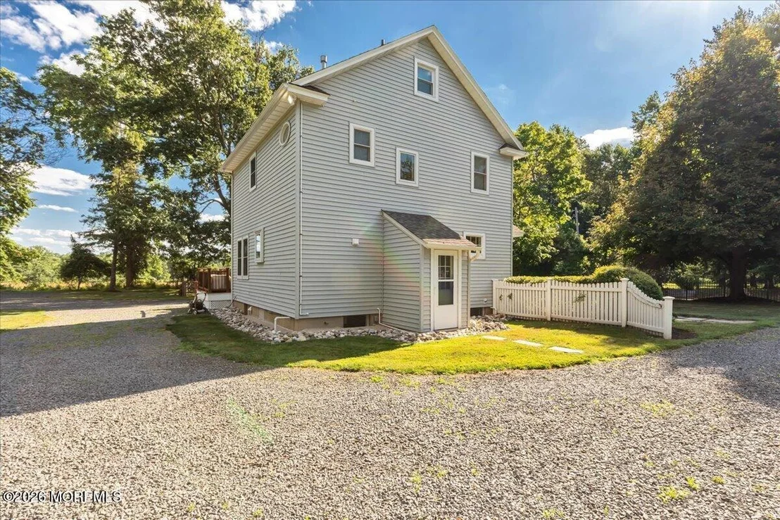 Photo of 102 Middletown Road