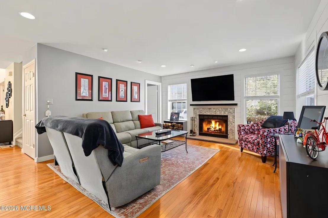Photo of 611 Winterberry Boulevard