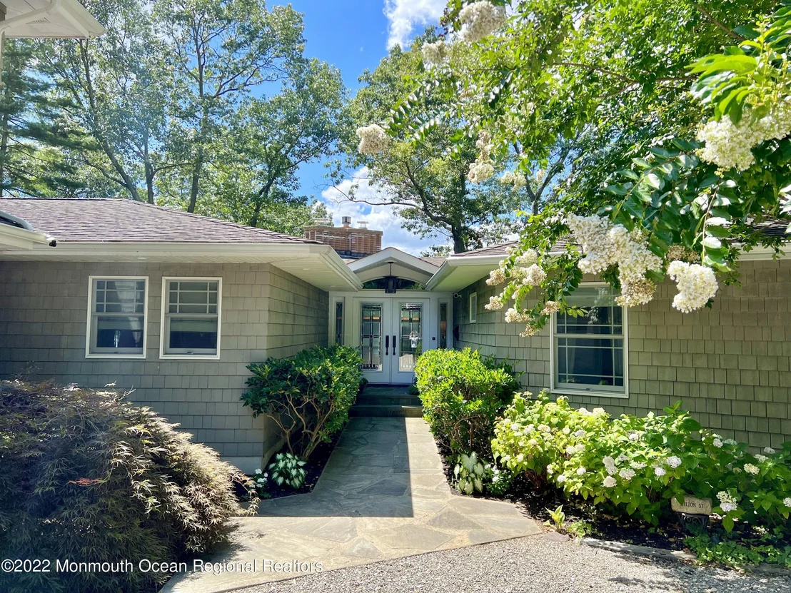 Photo of 2409 Riverside Terrace
