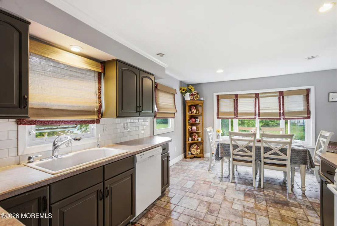 Photo of 652 Brookside Drive